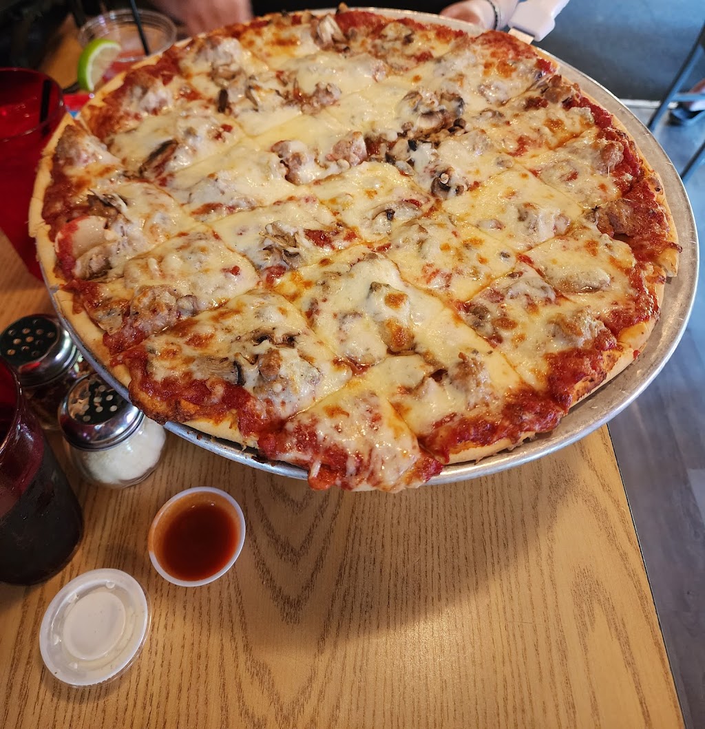Dannys Pizza & Sports Bar | 3620 N Barbee Rd UNIT 2, Warsaw, IN 46582, USA | Phone: (574) 834-1111