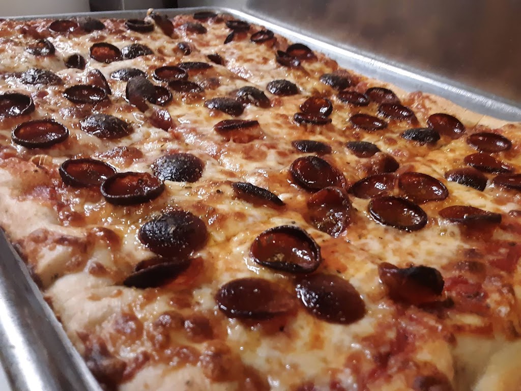 Mister Bs Restaurant | 2201 Hyde Park Blvd, Niagara Falls, NY 14305, USA | Phone: (716) 298-4028