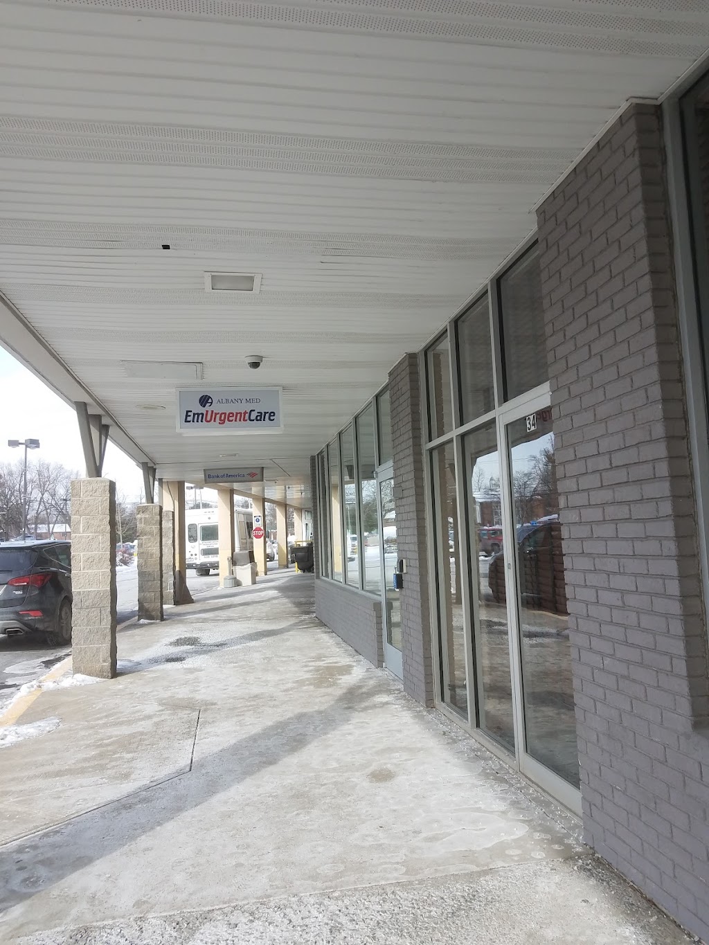 Albany Med EmUrgentCare | 329 Glenmont Rd, Glenmont, NY 12077, USA | Phone: (518) 264-9000