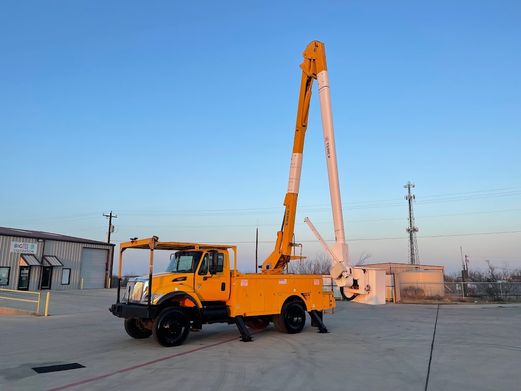 Lone Star Bucket Trucks | 1943 Golden Heights Rd, Fort Worth, TX 76177, USA | Phone: (972) 765-7819