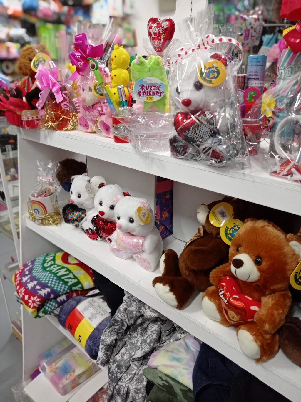 Papeleria Ilusion | Paseo Banderas & Paseo del Cedro, Urbiquinta Del Cedro, 22564 Tijuana, B.C., Mexico | Phone: 664 904 9622