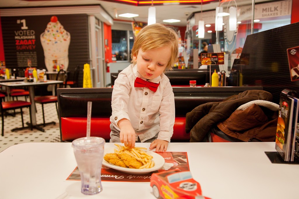 Steak n Shake (Temporarily Closed) | 230 Golfview Dr, Monaca, PA 15061, USA | Phone: (724) 728-4120