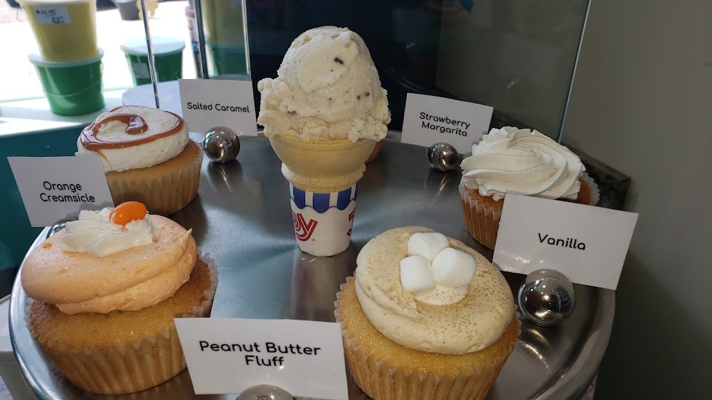 Pandora’s Cupcakes, Creamery, and Gourmet Popcorn | 100 North Ave, Tallmadge, OH 44278, USA | Phone: (234) 738-0935