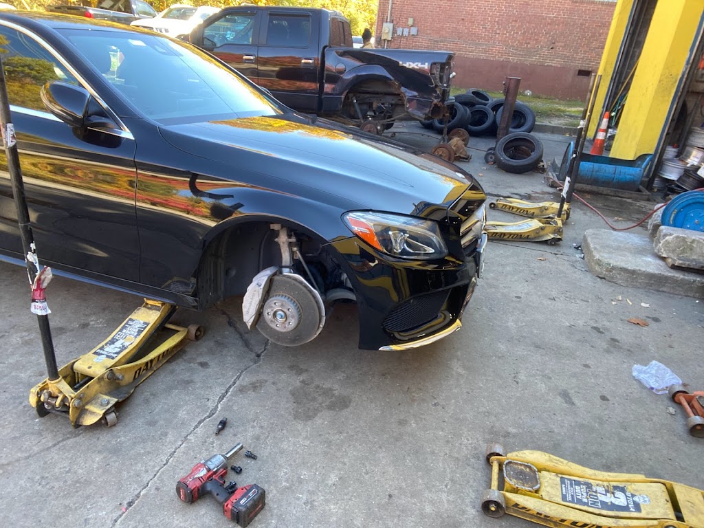 Soloco Auto And Tire Services - Tire Shop & Rim Repair | 5601 Livingston Rd, Forest Heights, MD 20745, USA | Phone: (240) 429-2594