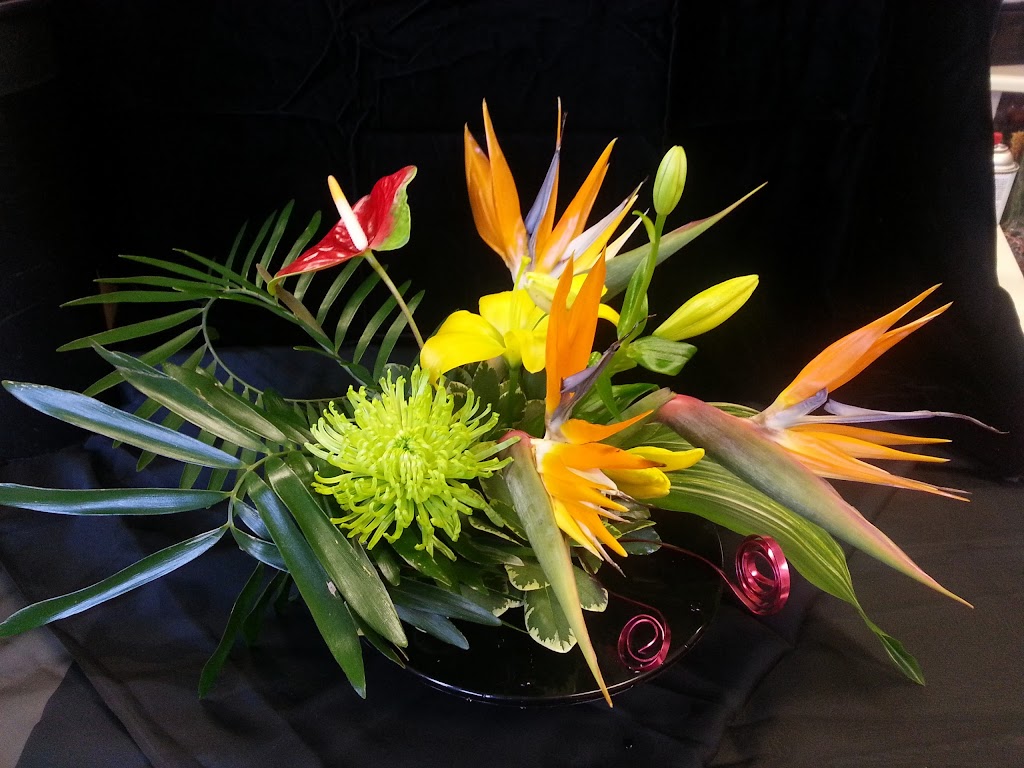 Cindys Floral & Gifts | 10143 W Chatfield Ave, Littleton, CO 80127, USA | Phone: (303) 972-1880