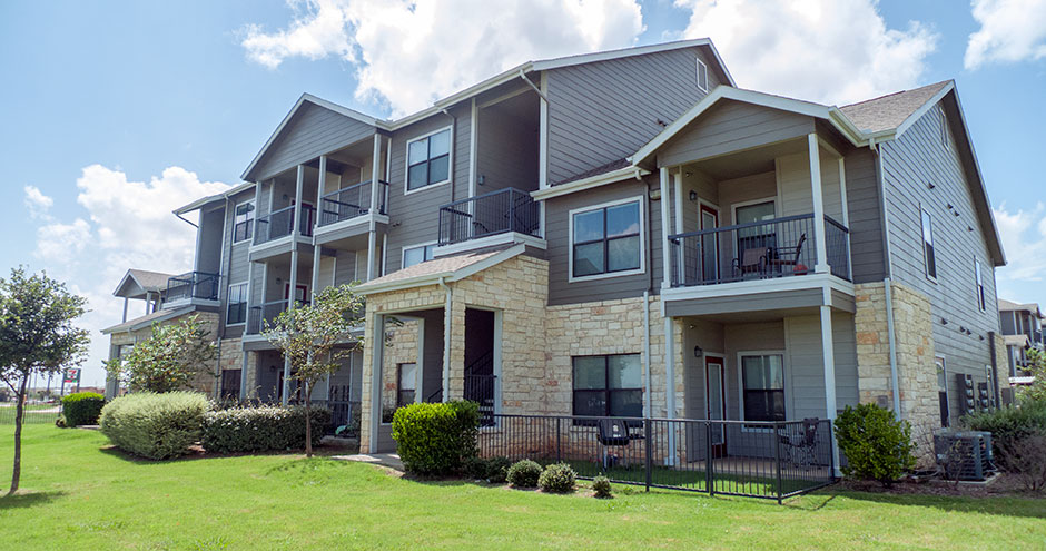 Republic Deer Creek Apartments | 10600 Bilsky Bay Drive, Fort Worth, TX 76140, USA | Phone: (817) 293-6300