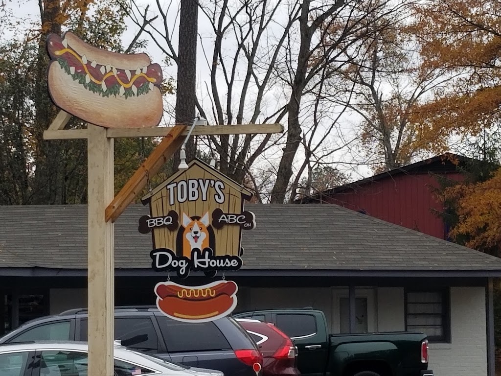 Tobys Dog House | 1782 Jamestown Rd, Williamsburg, VA 23185, USA | Phone: (757) 585-9354