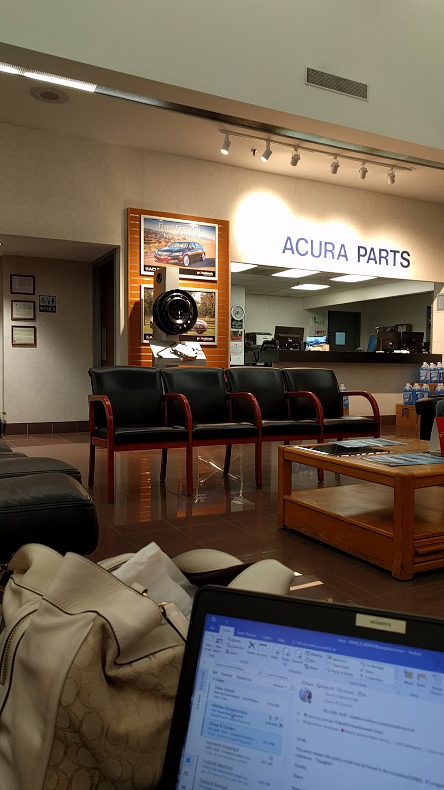 Motorcars Acura | 18123 Rockside Rd, Bedford, OH 44146, USA | Phone: (440) 439-8400