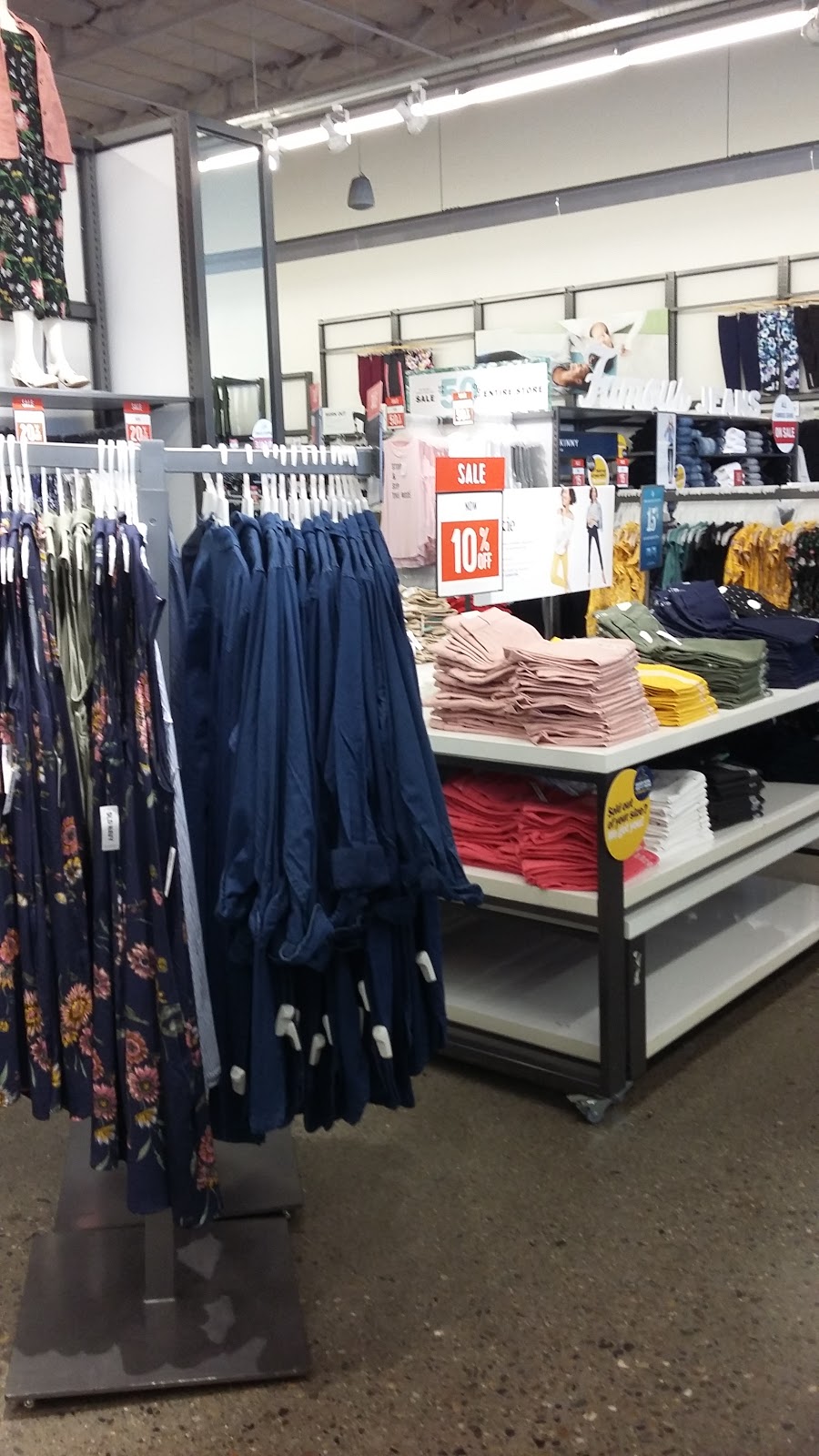 Old Navy | 2831 Countryside Dr, Turlock, CA 95380, USA | Phone: (209) 262-3558