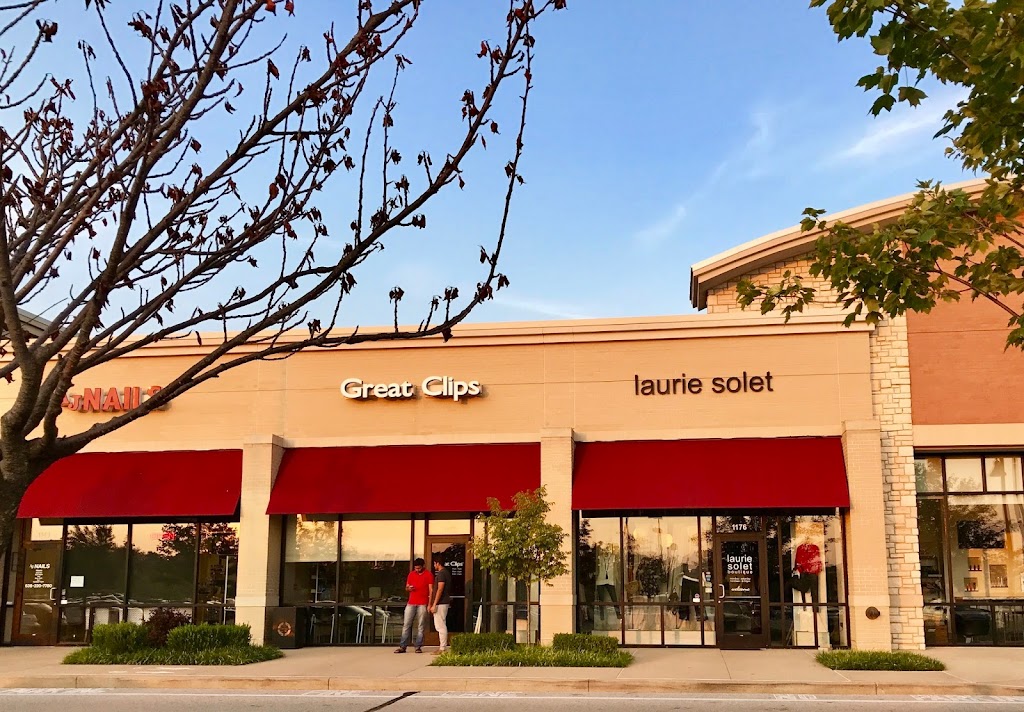 Laurie Solet Boutique | 1176 Town and Country Crossing Dr, Chesterfield, MO 63017, USA | Phone: (636) 527-4139