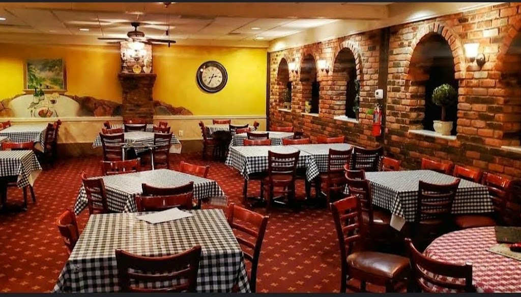 DeLucas Restaurant | 27424 Warren Rd, Westland, MI 48185, USA | Phone: (734) 422-8900