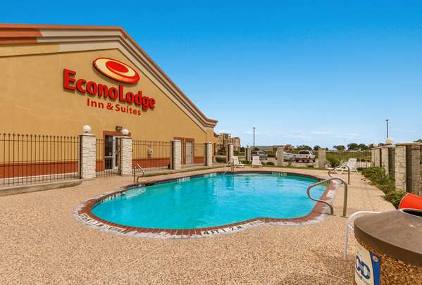 Econo Lodge Inn & Suites Bridgeport | 905 US-380, Bridgeport, TX 76426, USA | Phone: (940) 683-1790