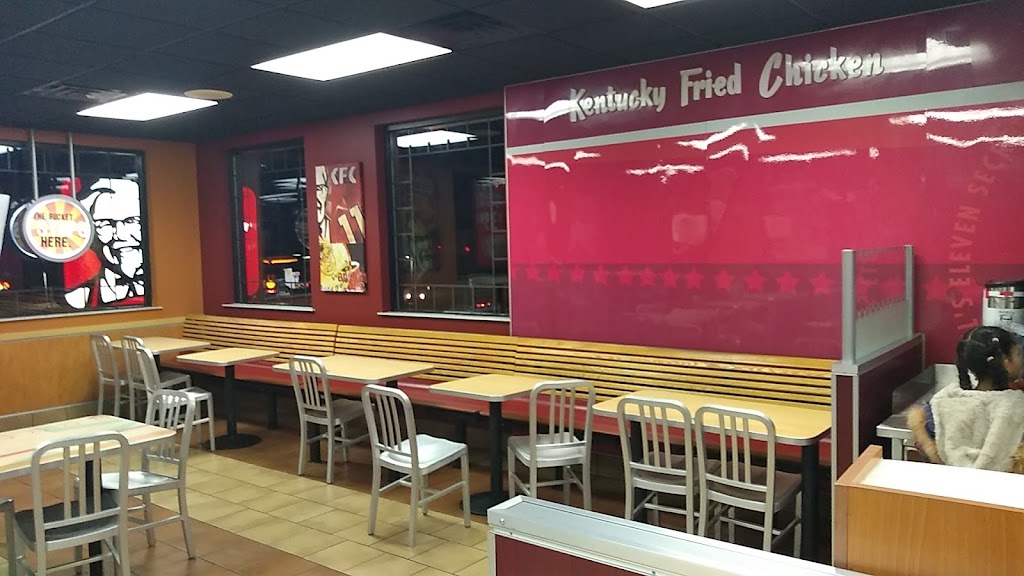 KFC | 1307 Devils Reach Rd, Woodbridge, VA 22192, USA | Phone: (703) 490-5883