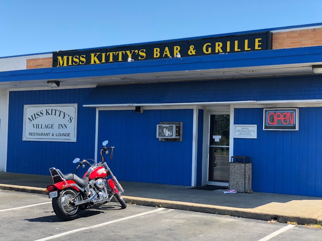 Miss Kittys Village Inn | 660 N Witchduck Rd, Virginia Beach, VA 23462, USA | Phone: (757) 497-4701