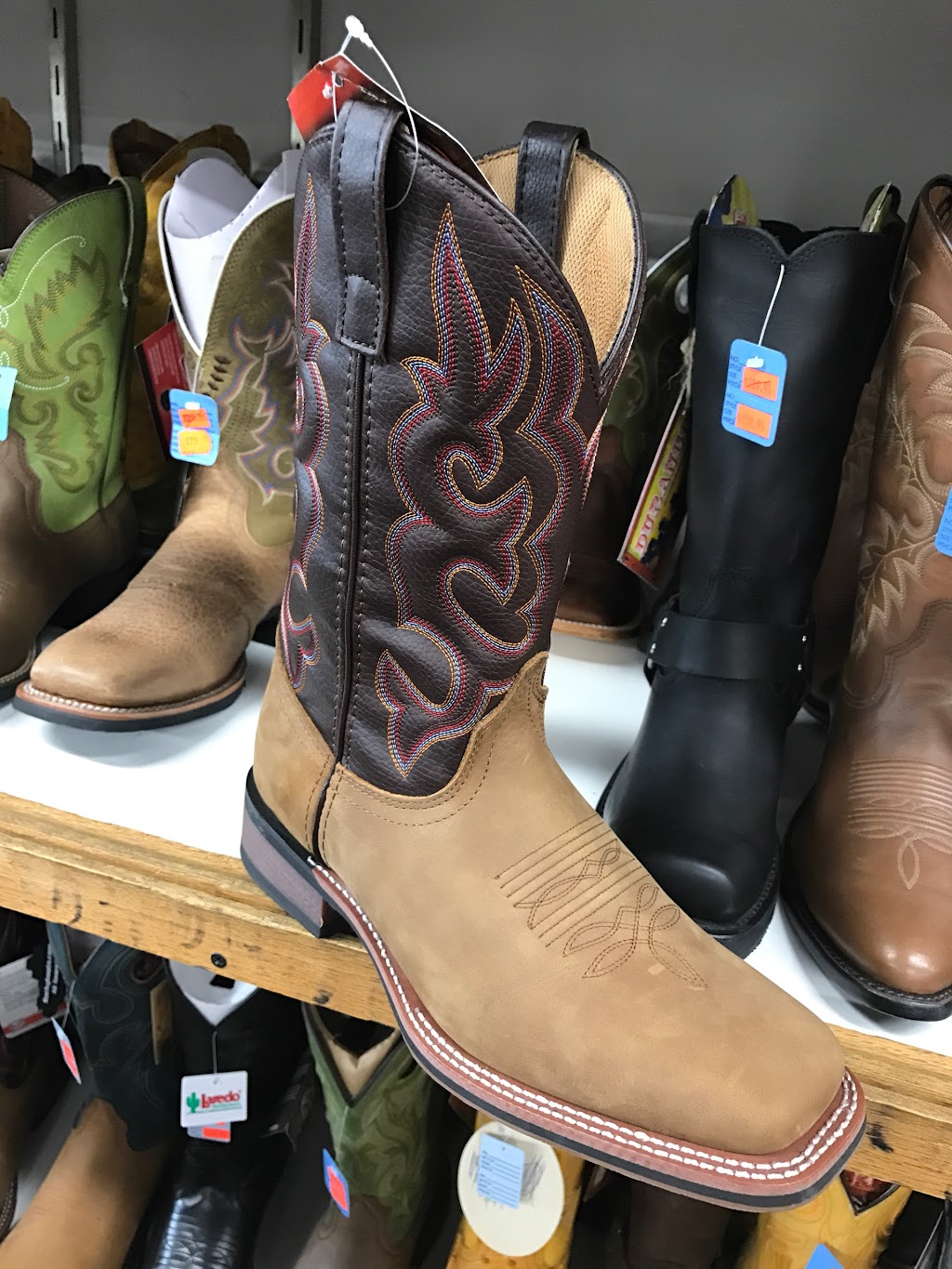 Woodland Western Wear | 353 W Main St J, Woodland, CA 95695, USA | Phone: (530) 666-6400