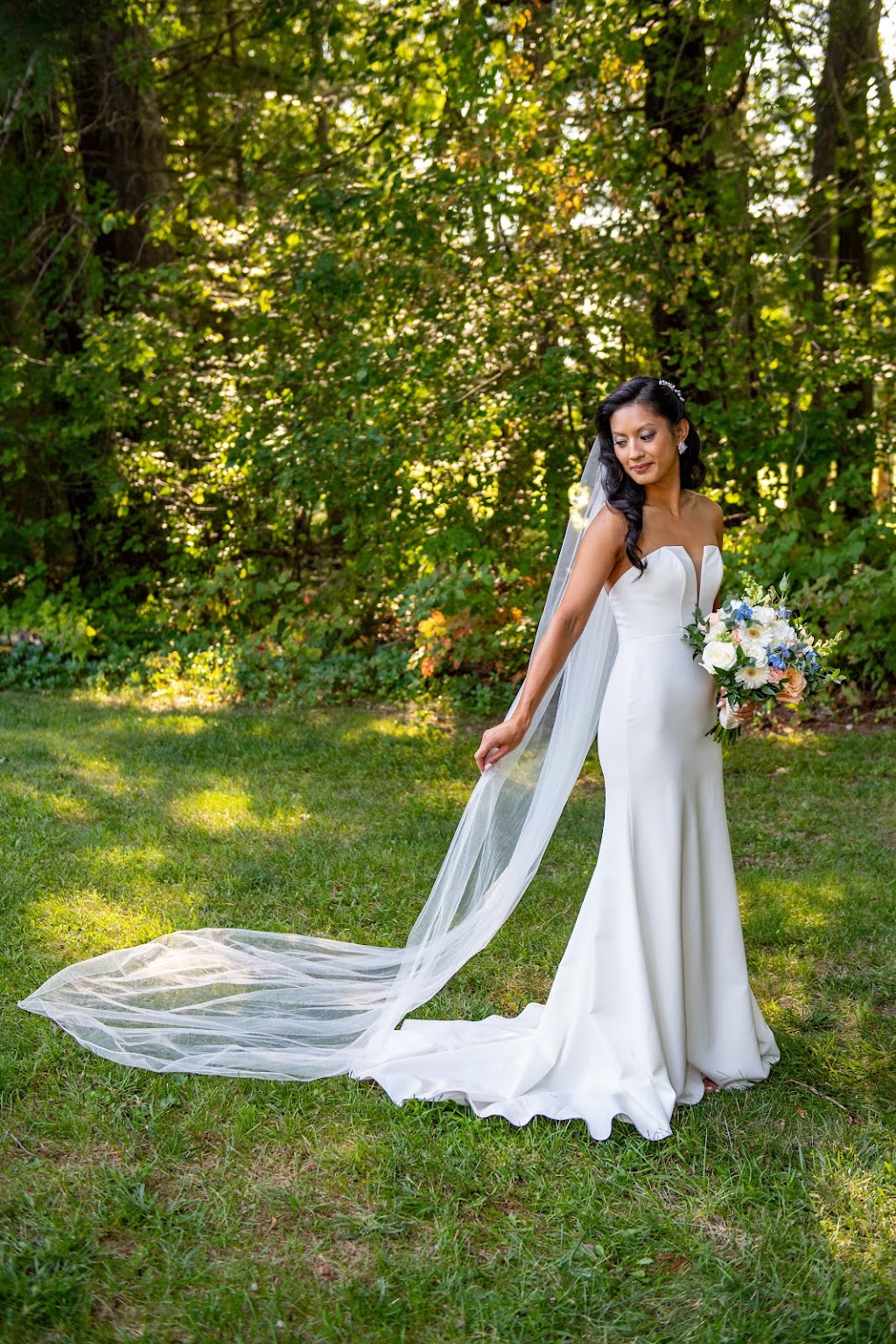 Tulle Bridal Outlet | 379 S Broadway, Salem, NH 03079, USA | Phone: (603) 458-6116