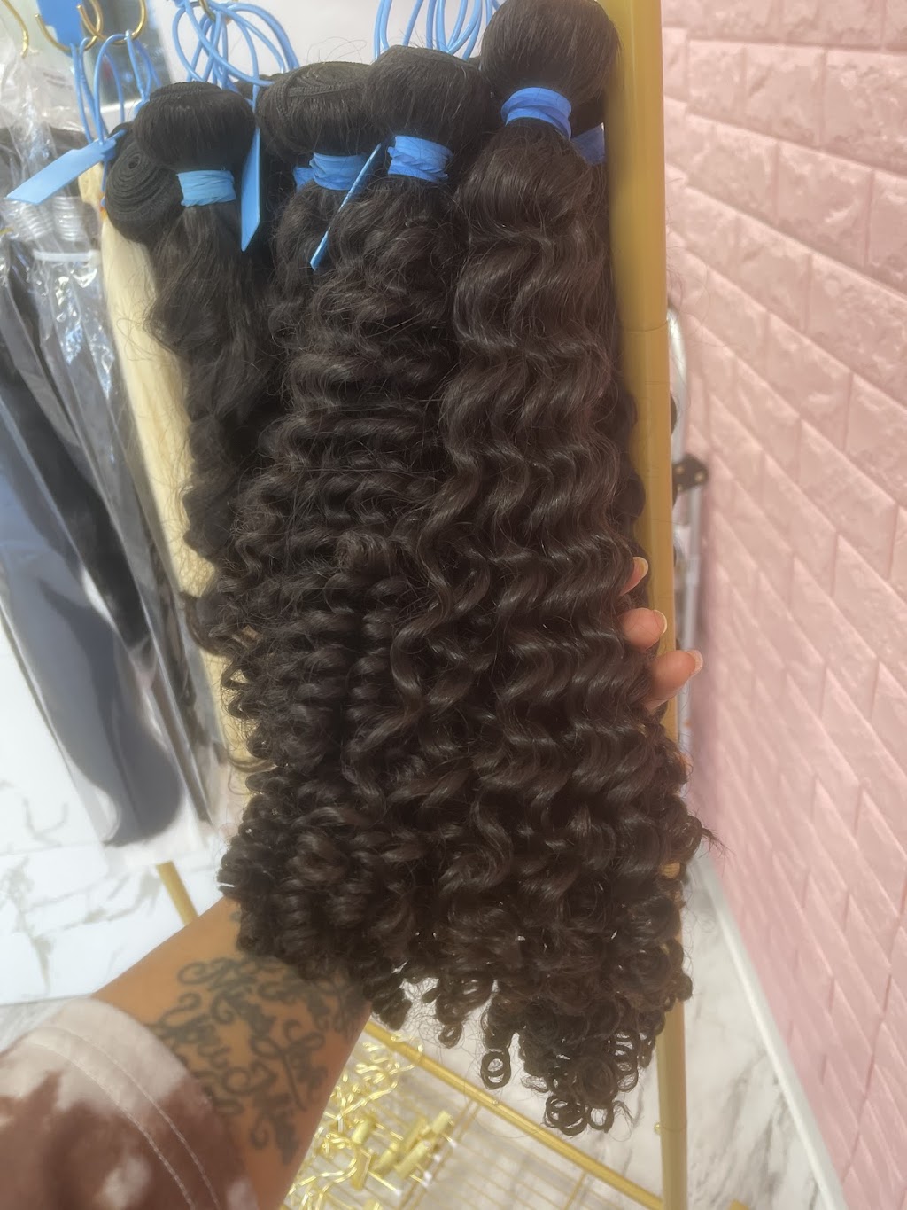 Luxury Hair Boutique | 5744 1/2 Lankershim Blvd, North Hollywood, CA 91601, USA | Phone: (818) 740-1903