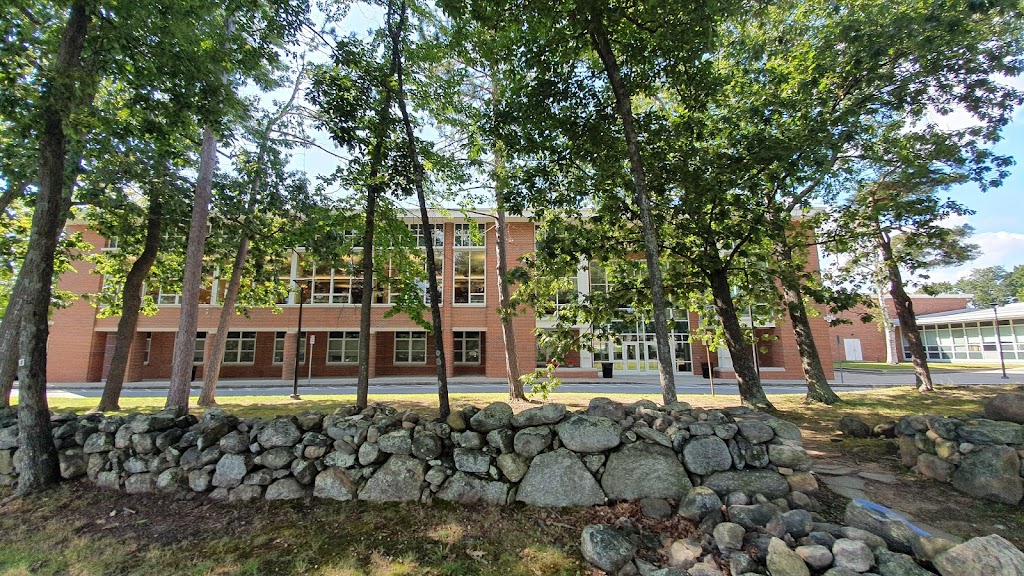 Bedford High School | 9 Mudge Way, Bedford, MA 01730, USA | Phone: (781) 275-1700