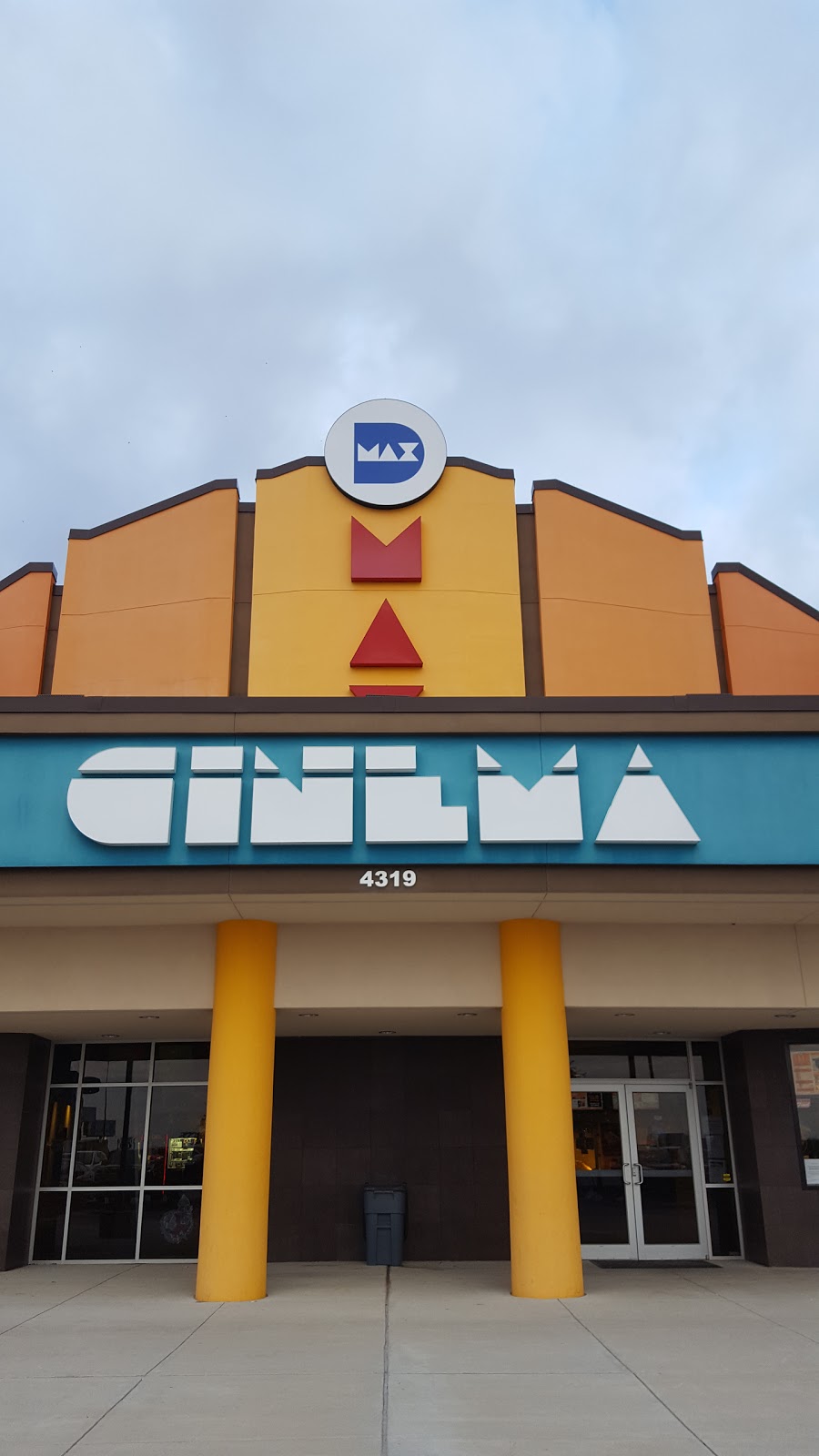 D-Max Theatre | 4319 I-35, Gainesville, TX 76240, USA | Phone: (940) 665-9999