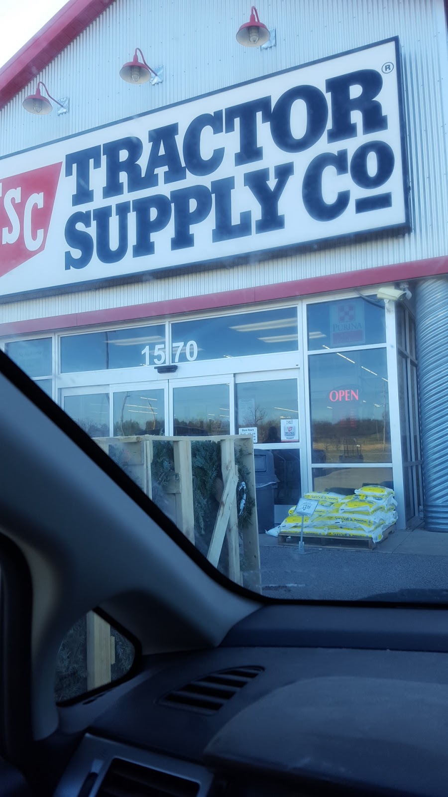 Tractor Supply Co. | 1570 IL-15, Belleville, IL 62221, USA | Phone: (618) 355-9512