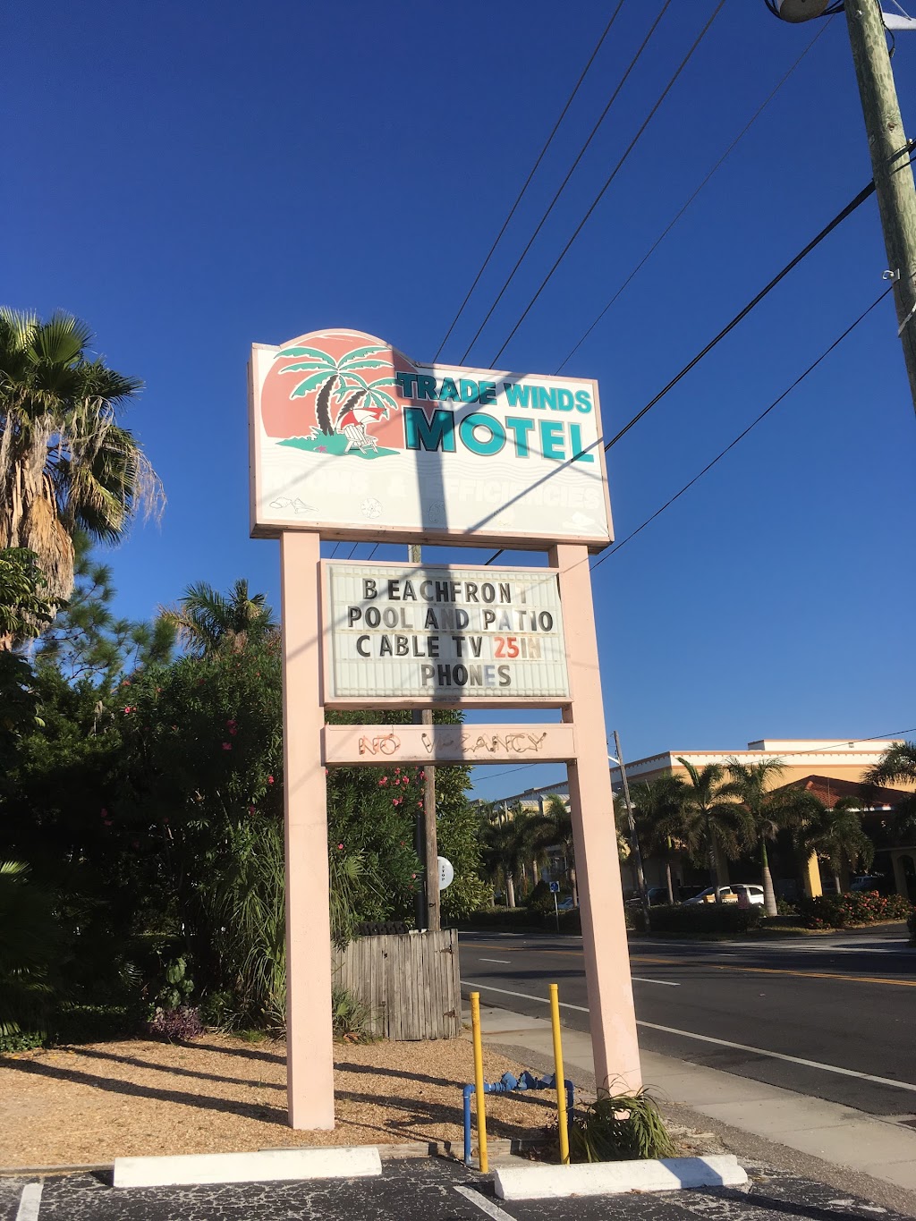 Trade Winds Motel | 10300 Gulf Blvd, Treasure Island, FL 33706, USA | Phone: (727) 360-0490