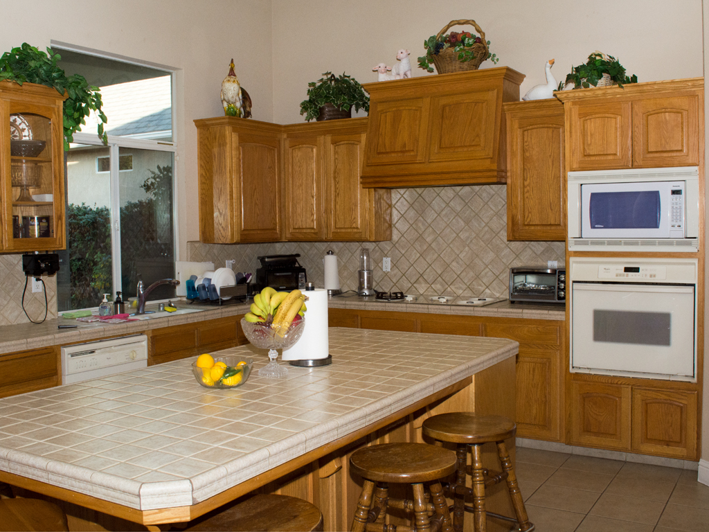 Apricot Mornings Residential Living | 305 W Lester Ave, Clovis, CA 93619 | Phone: (559) 430-5743