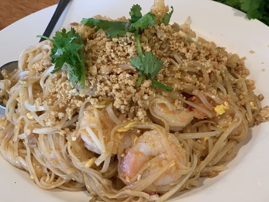 Thai Chiang Mai Restaurant | 500 Americhase Dr, Greensboro, NC 27409, USA | Phone: (336) 869-0908