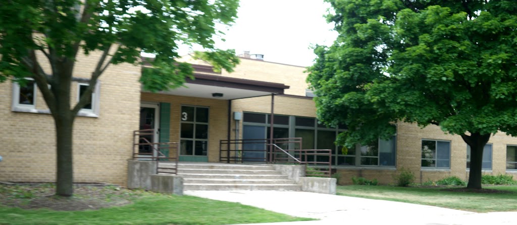 Hadfield Elementary School | 733 Linden St, Waukesha, WI 53186, USA | Phone: (262) 970-1500