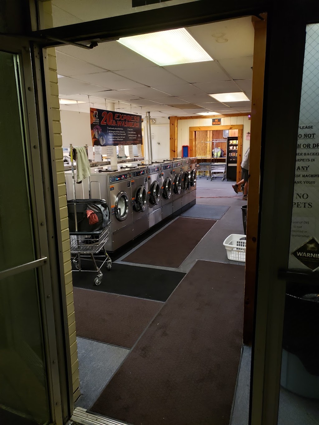 Penezics Laundromat | 5560 William Flinn Hwy, Gibsonia, PA 15044 | Phone: (412) 719-0592