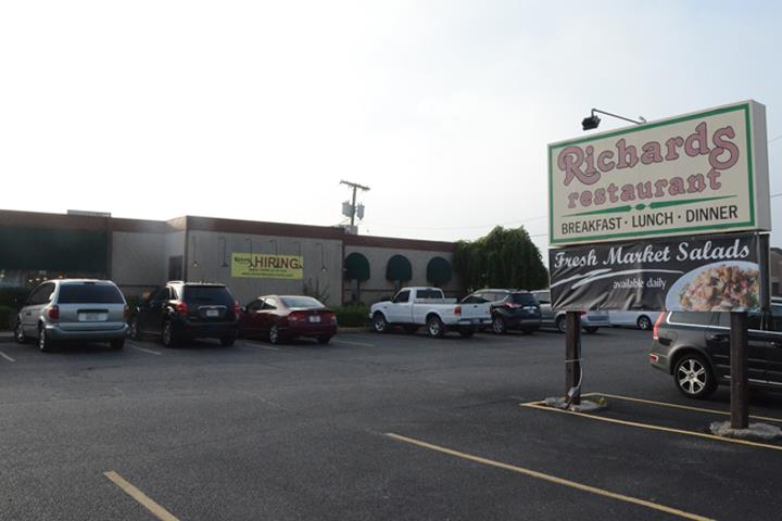 Richards Restaurant | 1045 S 13th St, Decatur, IN 46733 | Phone: (260) 724-7087