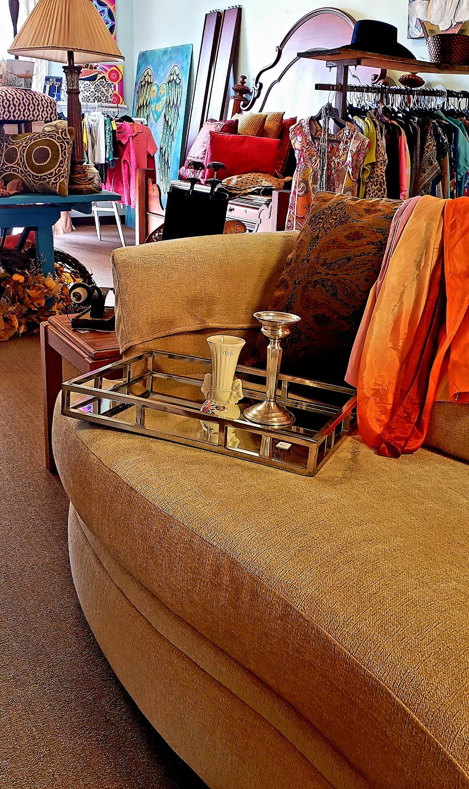 Infinite Finds Charity/Thrift Store | 6070 E Cave Creek Rd suite e, Cave Creek, AZ 85331, USA | Phone: (480) 221-3464