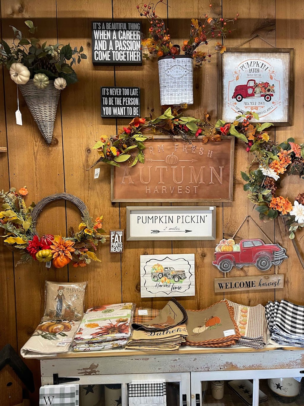 The Amish Craft Barn | 1080 Hicksville Rd, Seaford, NY 11783, USA | Phone: (516) 799-8917