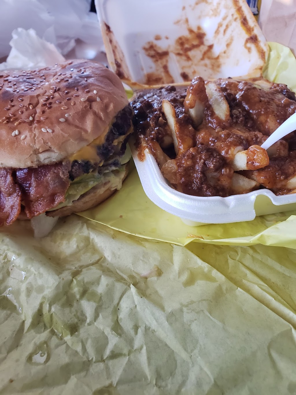 Queens Burgers Pacoima 12731 Osborne St, Pacoima, CA 91331, USA