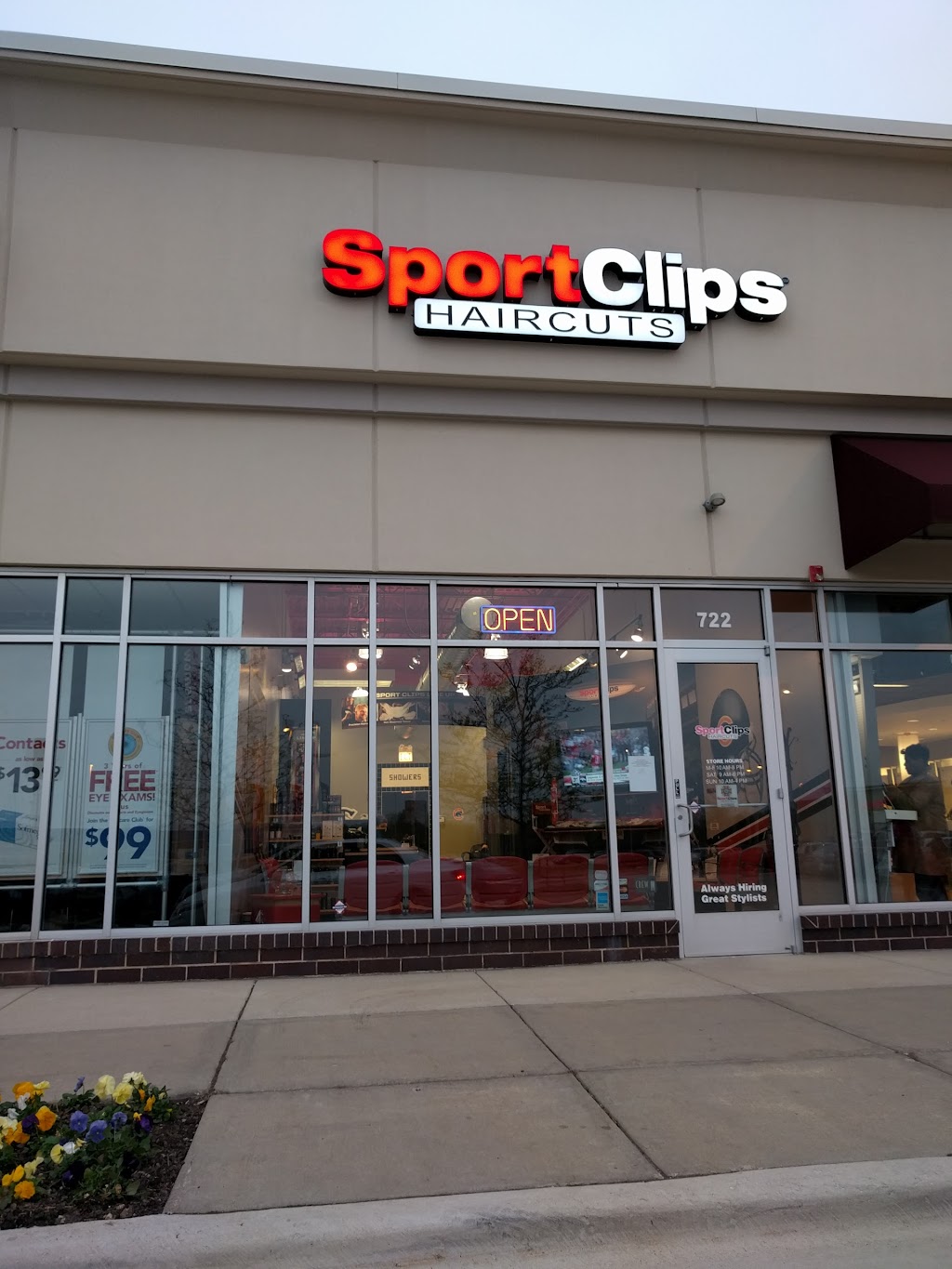 Sport Clips Haircuts of Bolingbrook I | 722 E Boughton Rd, Bolingbrook, IL 60440 | Phone: (630) 739-5446