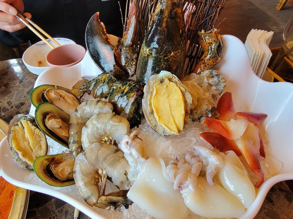 Shoo Loong Kan Hotpot Chicago 小龙坎火锅 | 2201 S Wentworth Ave 1st Fl, Chicago, IL 60616, USA | Phone: (312) 526-3242