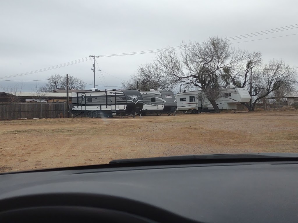 Family RV Park | 102 N Hodges St, Encinal, TX 78019, USA | Phone: (956) 237-5751