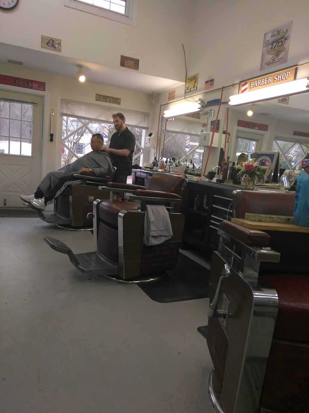Pilgrim Square Barber Shop | 2307 W Market St, Akron, OH 44313, USA | Phone: (330) 864-2758