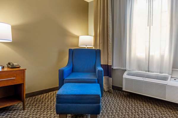 Comfort Inn Auburn - Seattle | One 16th St NE, Auburn, WA 98002, USA | Phone: (253) 263-7458