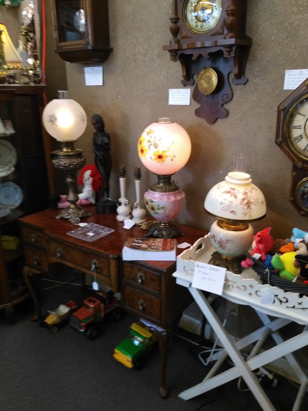 French Quarter Antiques | 2625 W Britton Rd # A, Oklahoma City, OK 73120, USA | Phone: (405) 749-8855