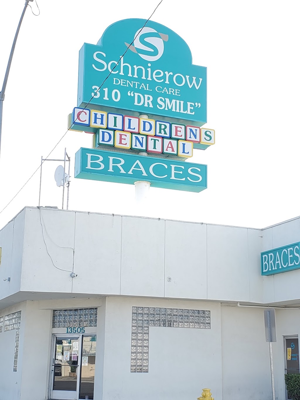 Schnierow Childrens Dental | 13501 Hawthorne Blvd, Hawthorne, CA 90250, USA | Phone: (310) 970-0584