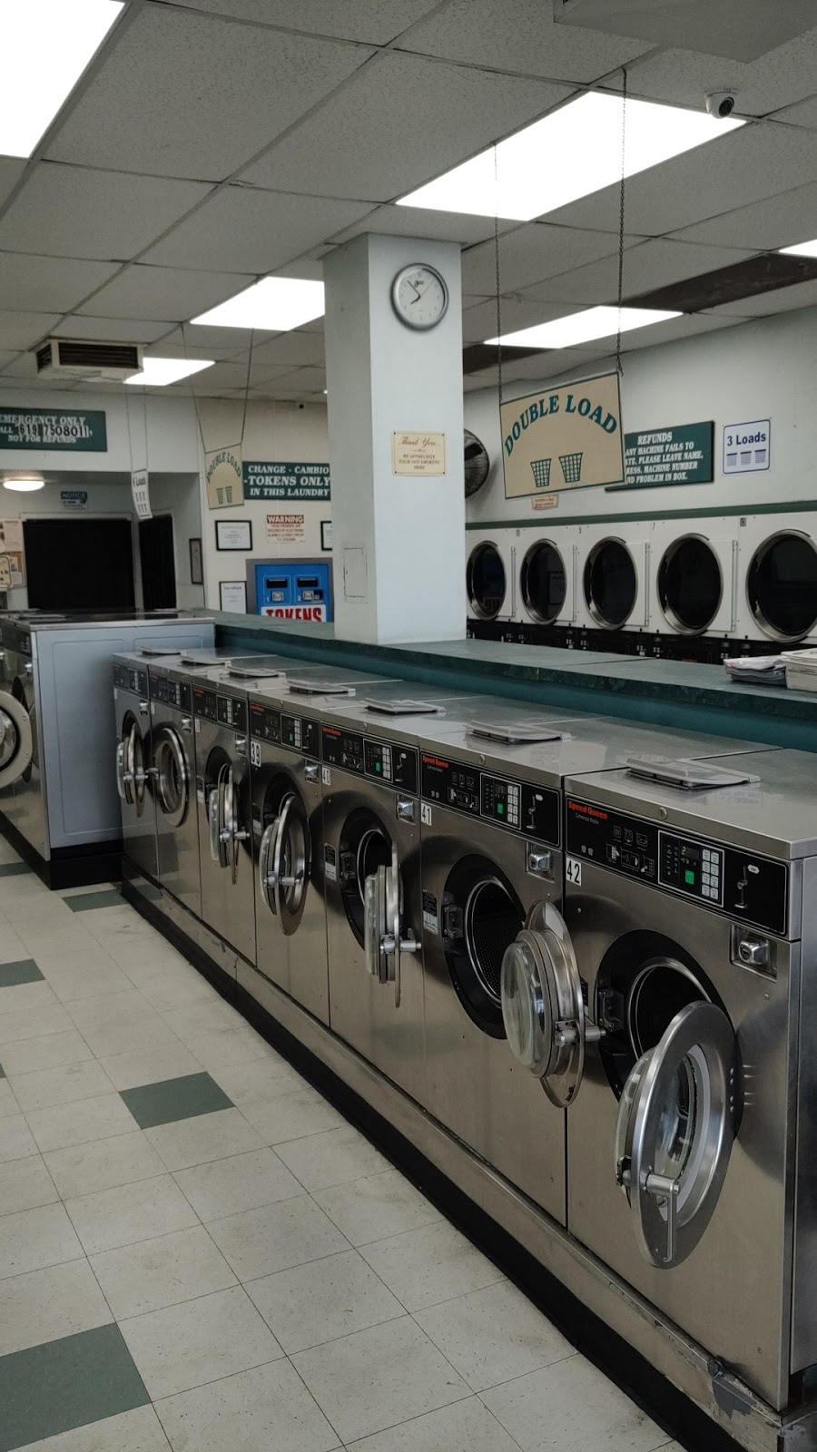 Meadowbrook Laundromat | 470 S Meadowbrook Dr SPC 4, San Diego, CA 92114, USA | Phone: (619) 750-8011