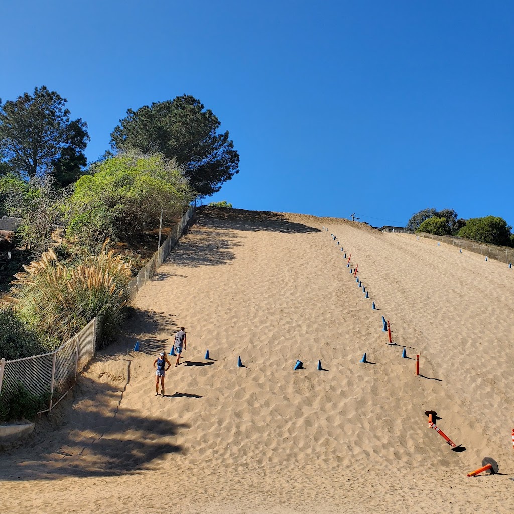 Sand Dune Park | 3299 Bell Ave, Manhattan Beach, CA 90266, USA | Phone: (310) 802-5448