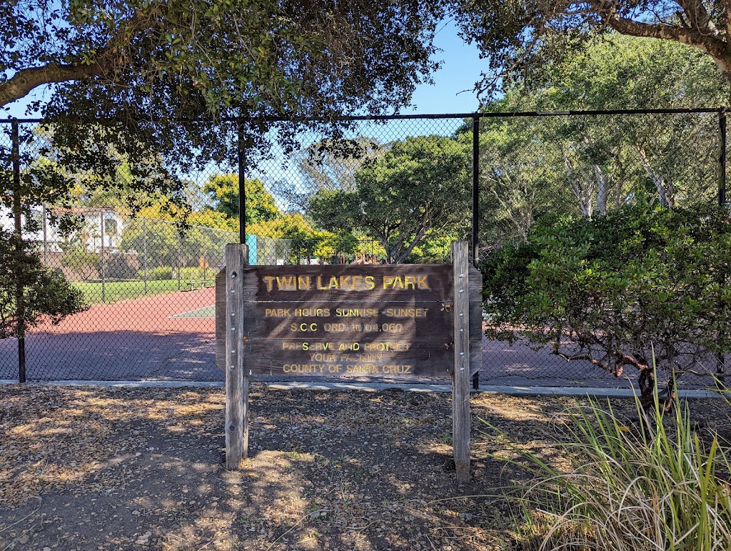 Twin Lakes County Park | 520 7th Ave, Santa Cruz, CA 95062, USA | Phone: (831) 454-7901