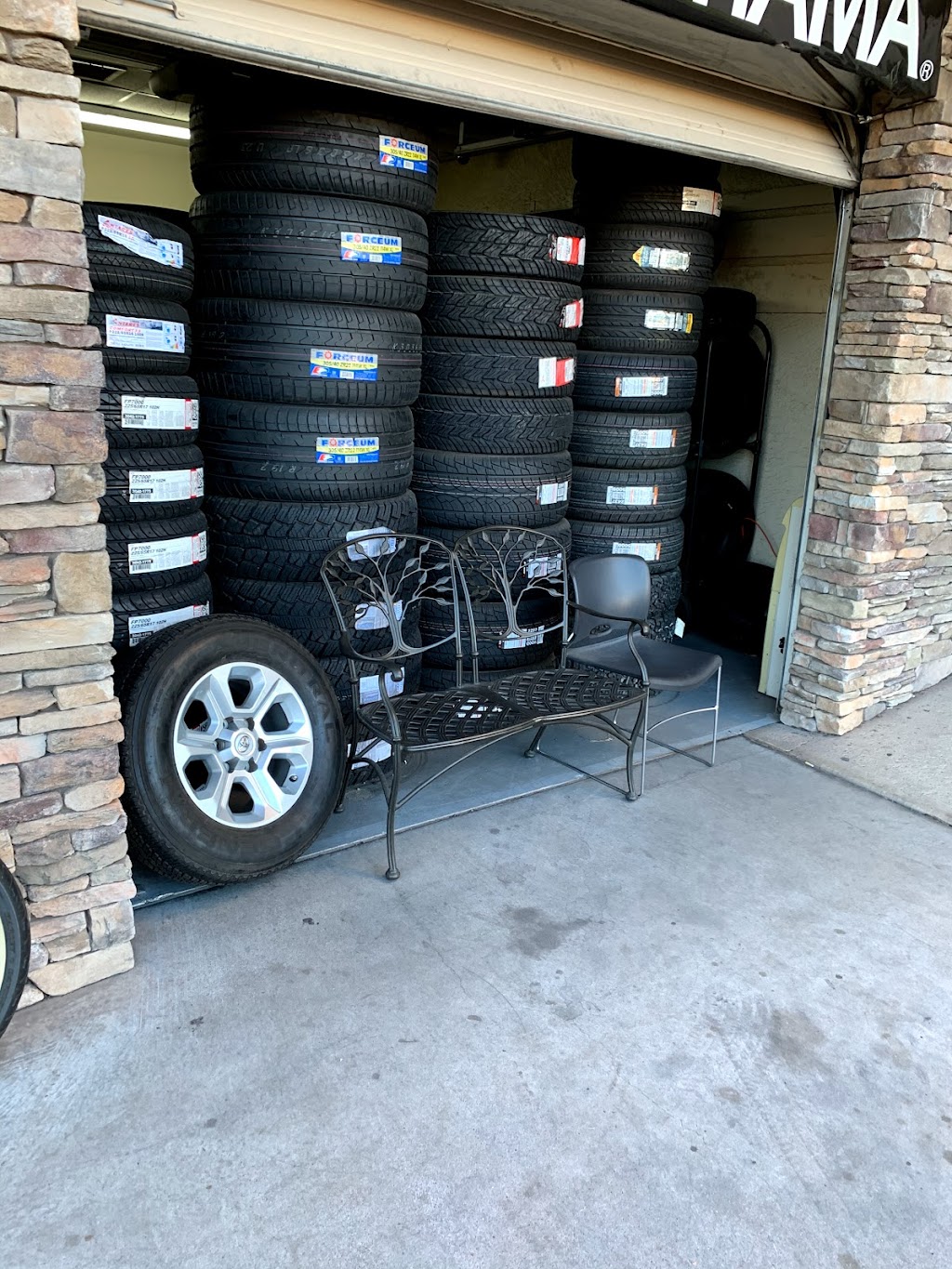 Jesses Tire Shop | 6502 N 27th Ave, Phoenix, AZ 85017, USA | Phone: (623) 330-0041