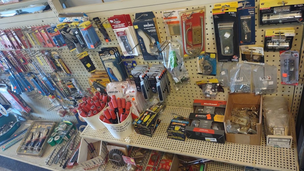 Square Center Services & Supply | 107 S Jefferson St, Pilot Point, TX 76258, USA | Phone: (940) 686-2634