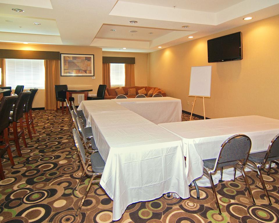 Hometown Executive Suites Bridgeport, TX | 2302 10th St, Bridgeport, TX 76426, USA | Phone: (940) 683-5777