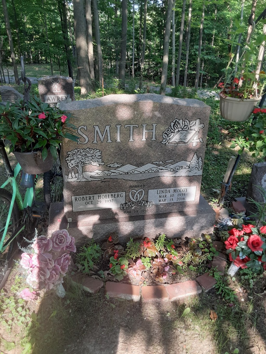 Rural Hill Cemetery | 215 W Seven Mile Rd, Northville, MI 48167 | Phone: (248) 305-2702