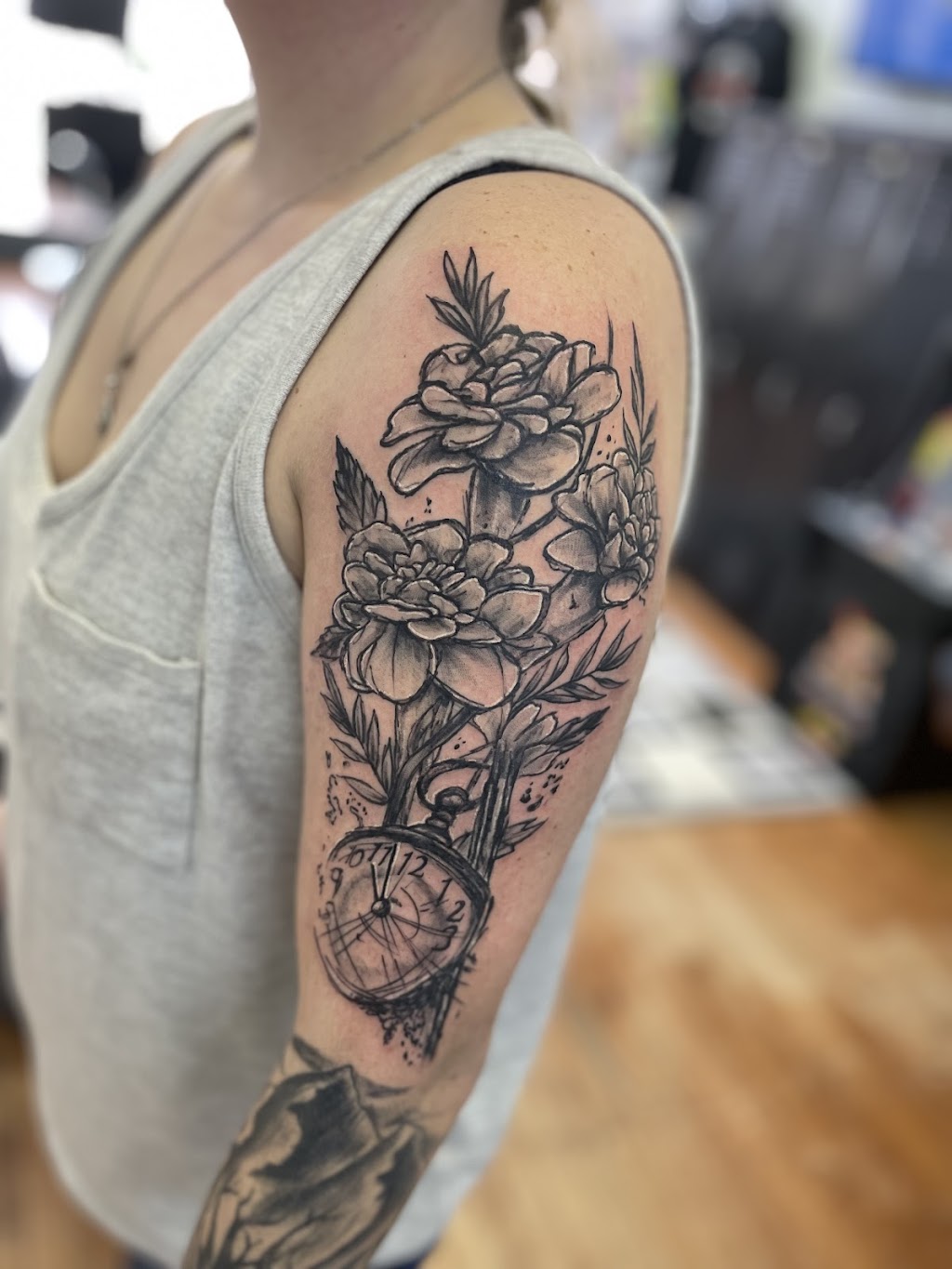 Fallen Oak Tattoo Studio | 103 1st St, Pioneer, OH 43554, USA | Phone: (419) 216-1059