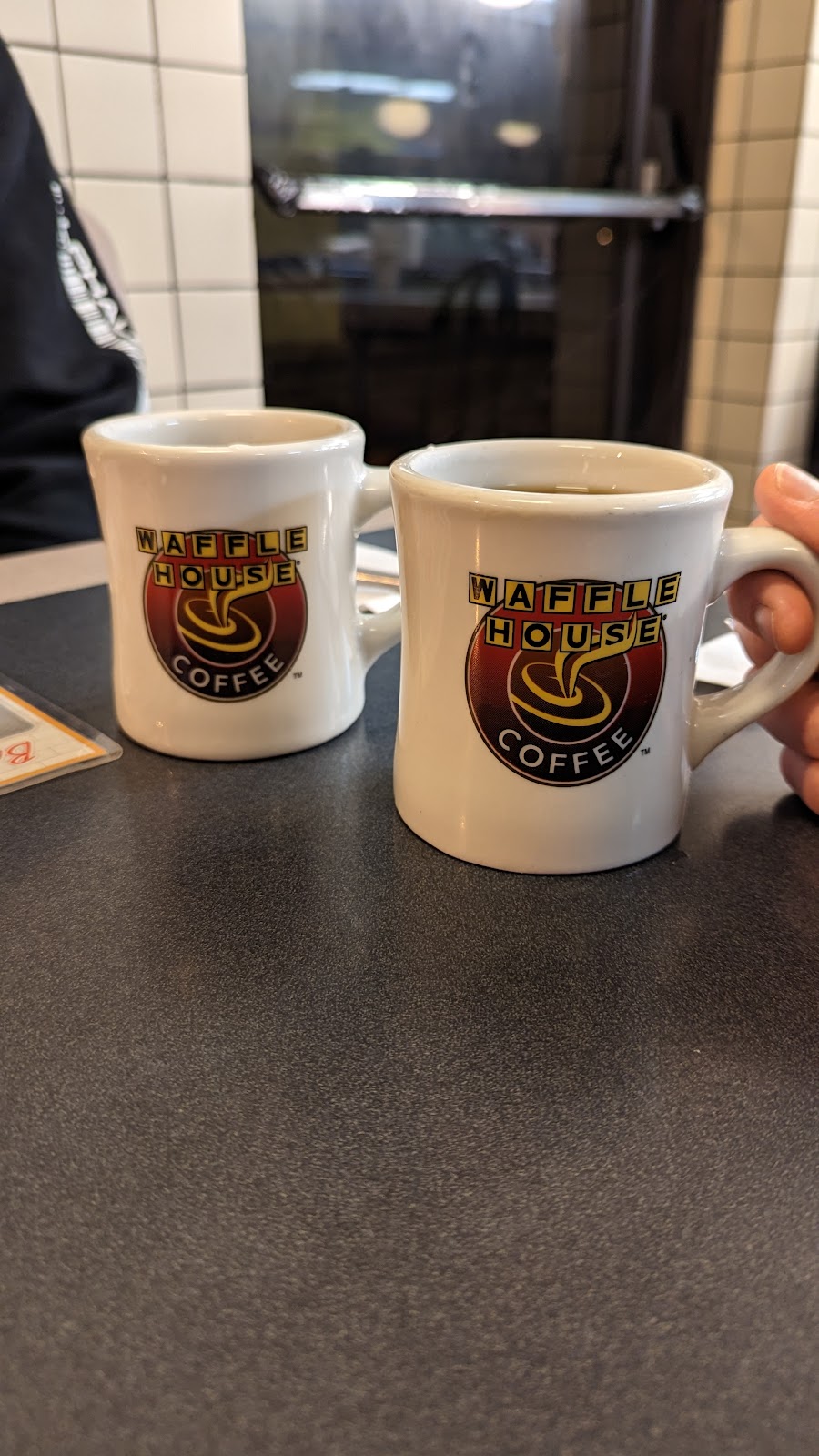 Waffle House | 188 S Dixie Blvd, Radcliff, KY 40160, USA | Phone: (270) 351-5400