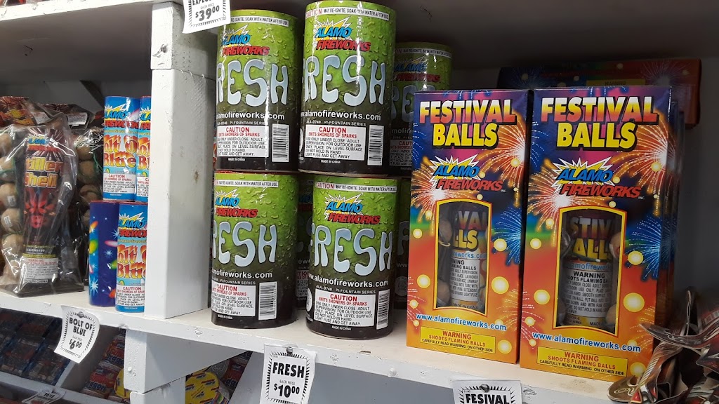 Alamo Fireworks Stand | 9488 FM1283, Lakehills, TX 78063, USA | Phone: (210) 667-1106